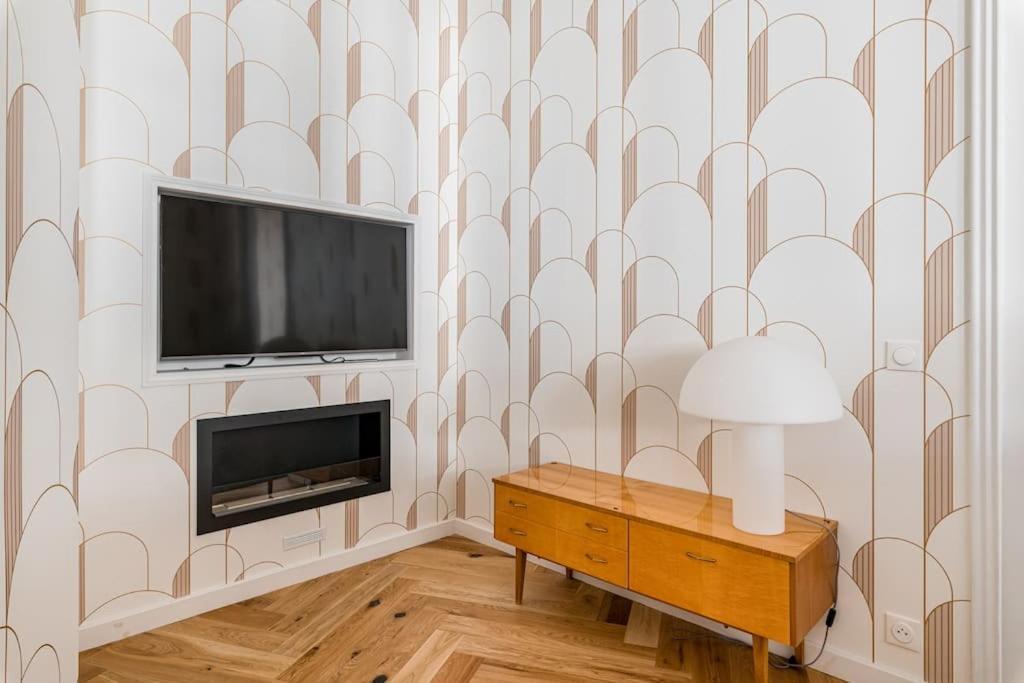 Beige Hospitalite - Apotheose Luxueux- 3 Chambres - Parking Prive سانت إتيان المظهر الخارجي الصورة