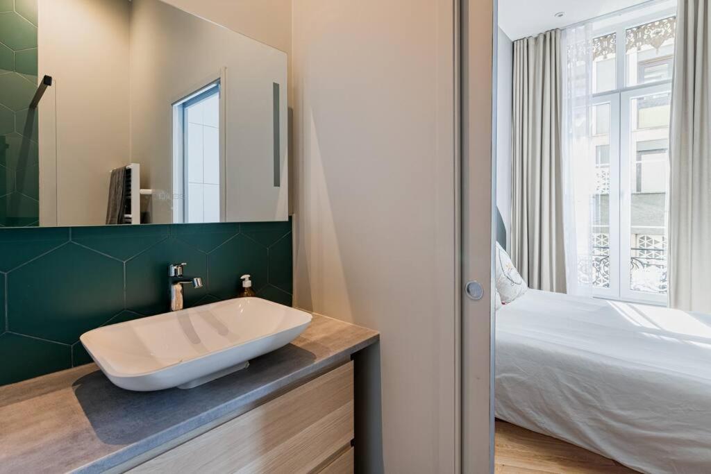 Beige Hospitalite - Apotheose Luxueux- 3 Chambres - Parking Prive سانت إتيان المظهر الخارجي الصورة